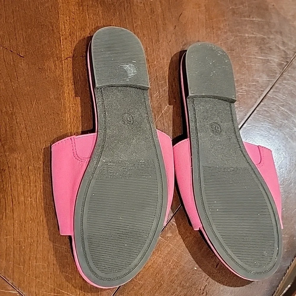 (J4) A new day slide shoes girls 6 1/2